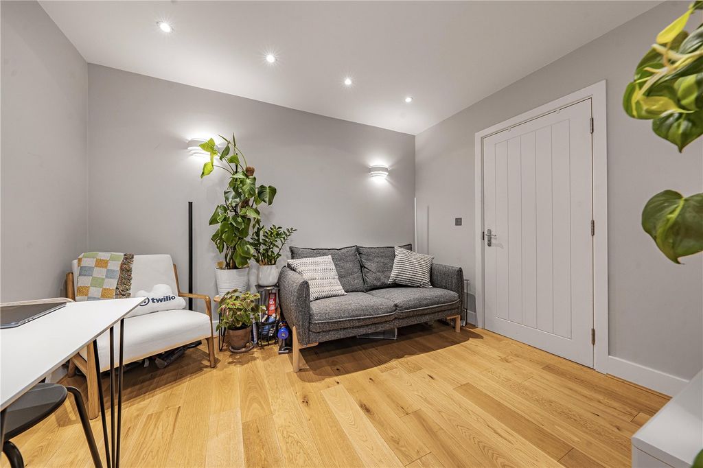 Property photo 2 of 8 Picture No. 06