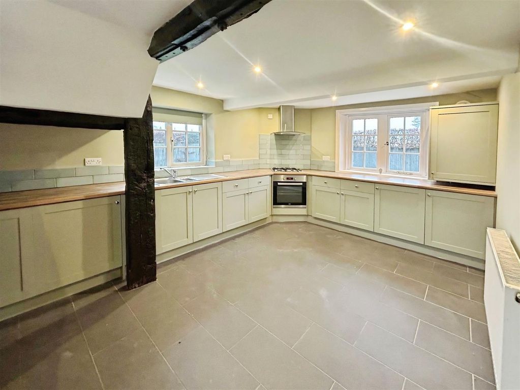 Property photo 1 of 14 B4949967-11.Jpg