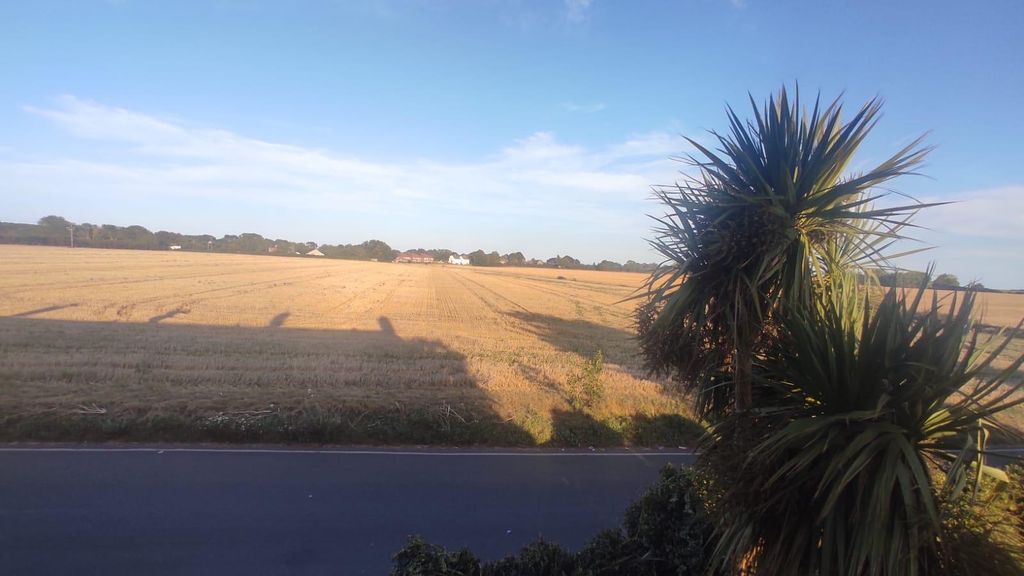 Property photo 2 of 11 1Manston5.Jpg