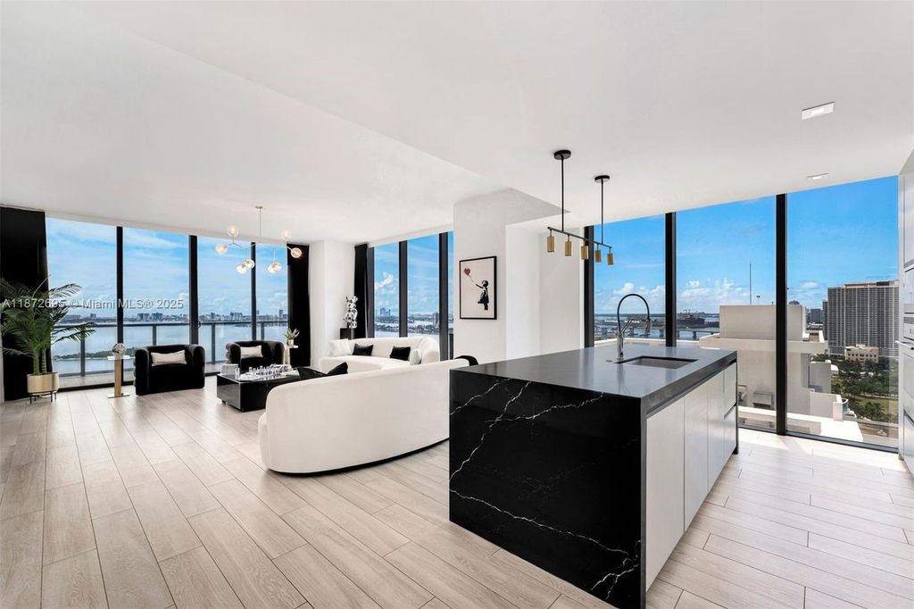 Property photo 2 of 43 <Alttext/>