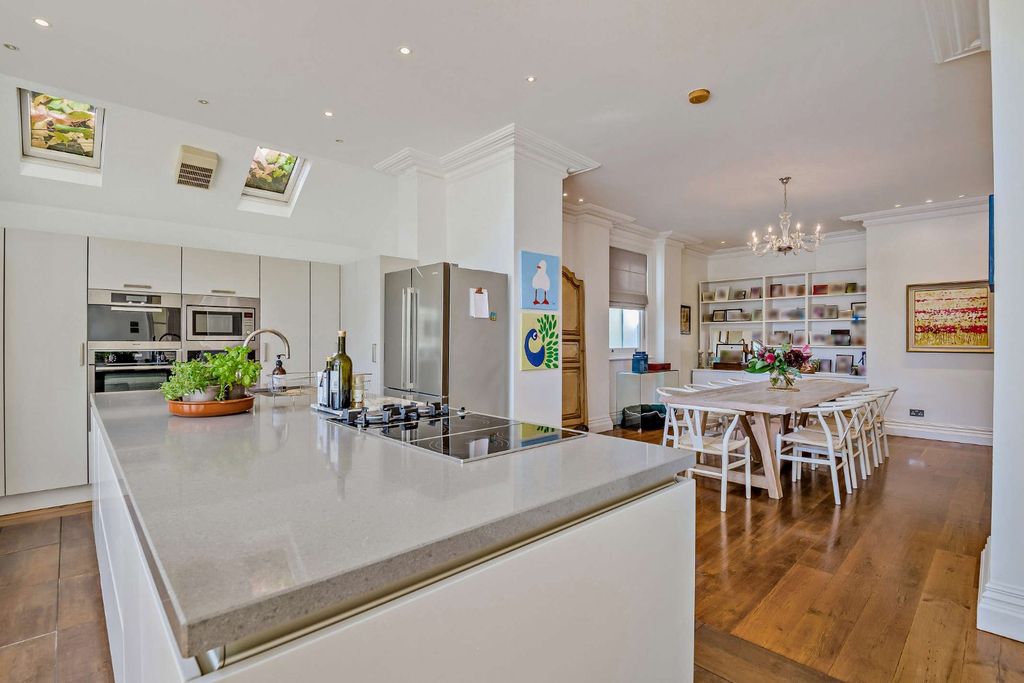 Property photo 2 of 24 Kitchen/Dining Room