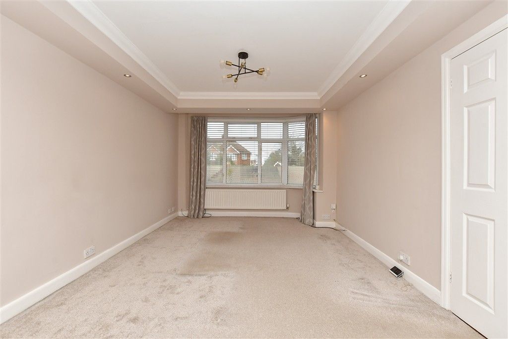 Property photo 3 of 13 Lounge/Diner