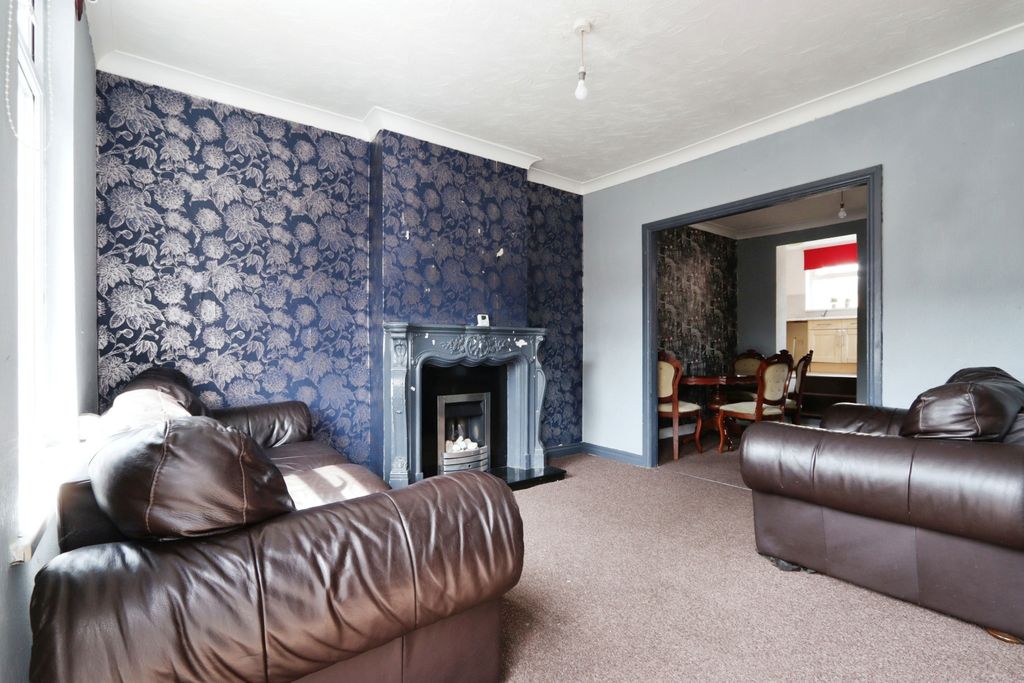 Property photo 2 of 13