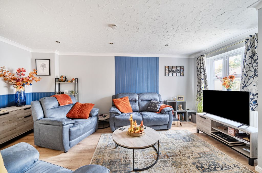 Property photo 2 of 13 Sitting Room