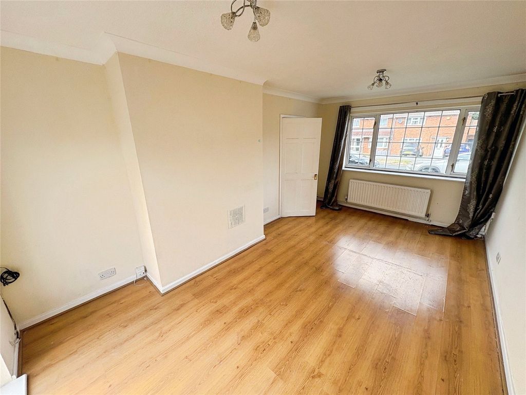 Property photo 3 of 10 Living Room