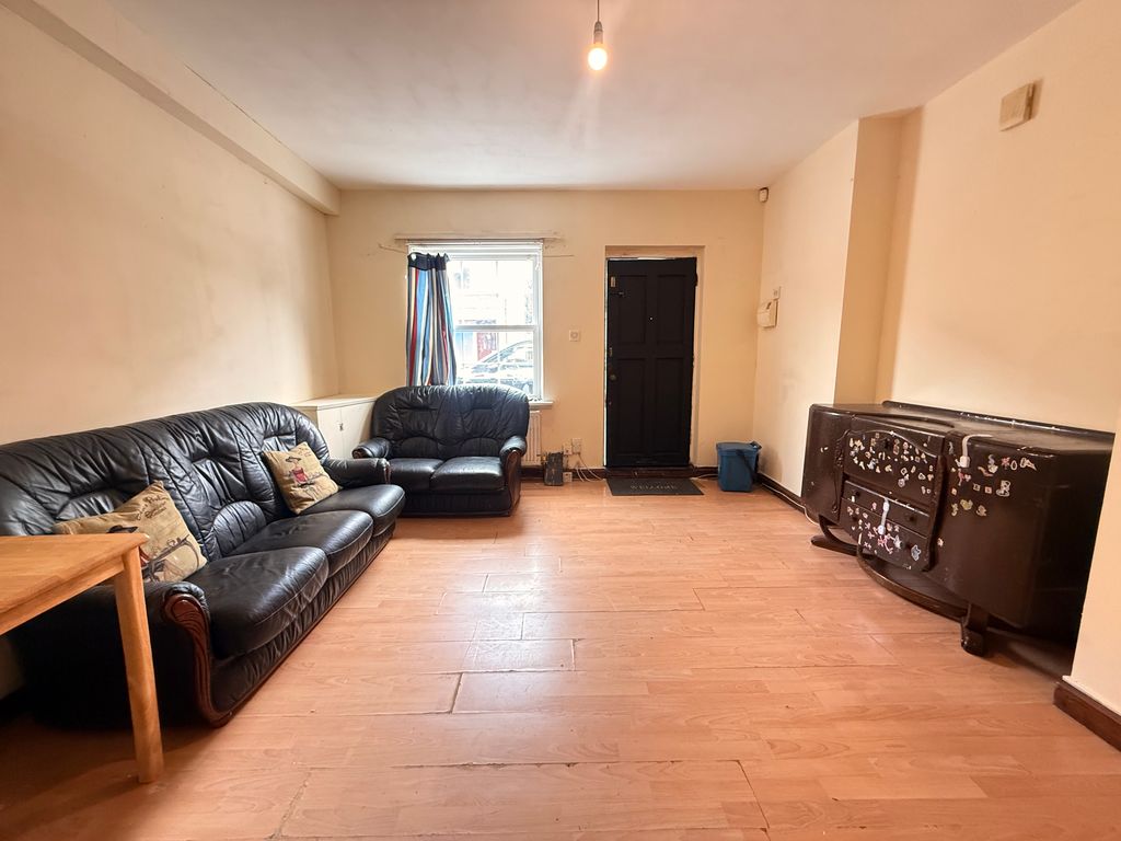 Property photo 3 of 8