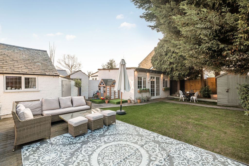 Property photo 2 of 16