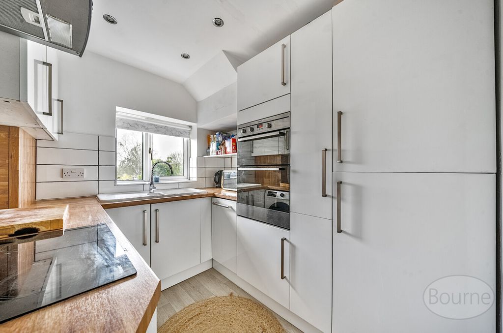 Property photo 3 of 19 B6596Ca6-Db8d-410...