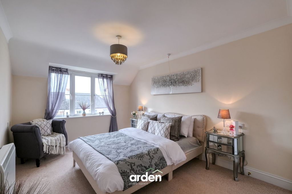 Property photo 2 of 20