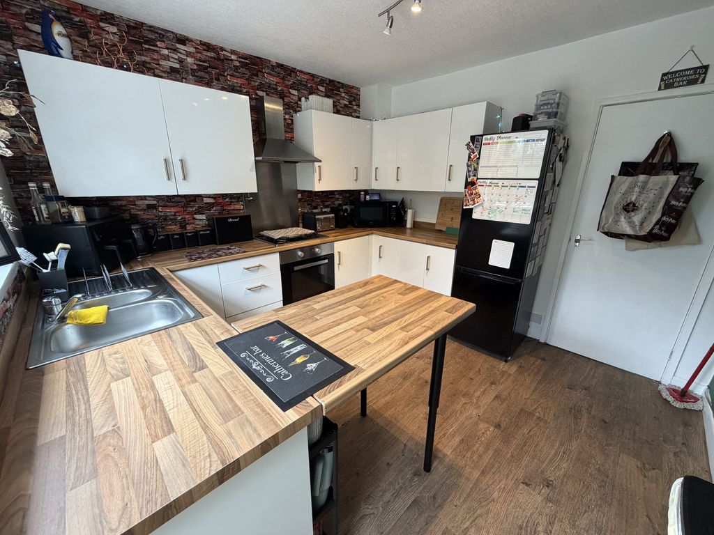 Property photo 3 of 24