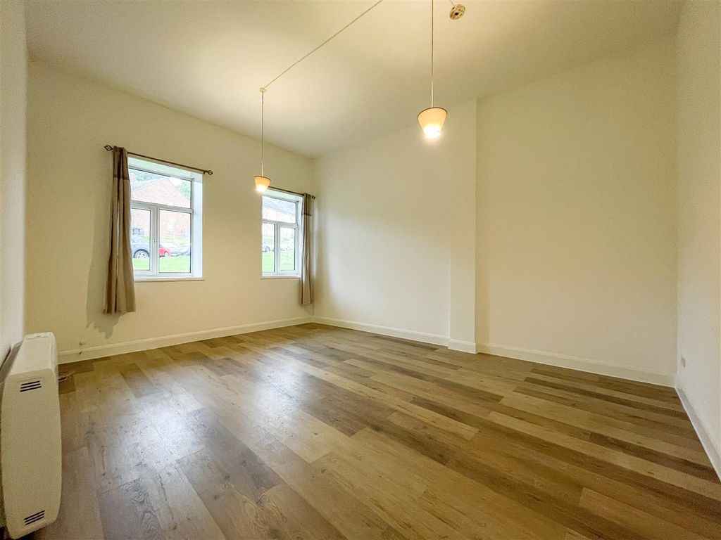 Property photo 2 of 16 Living Room