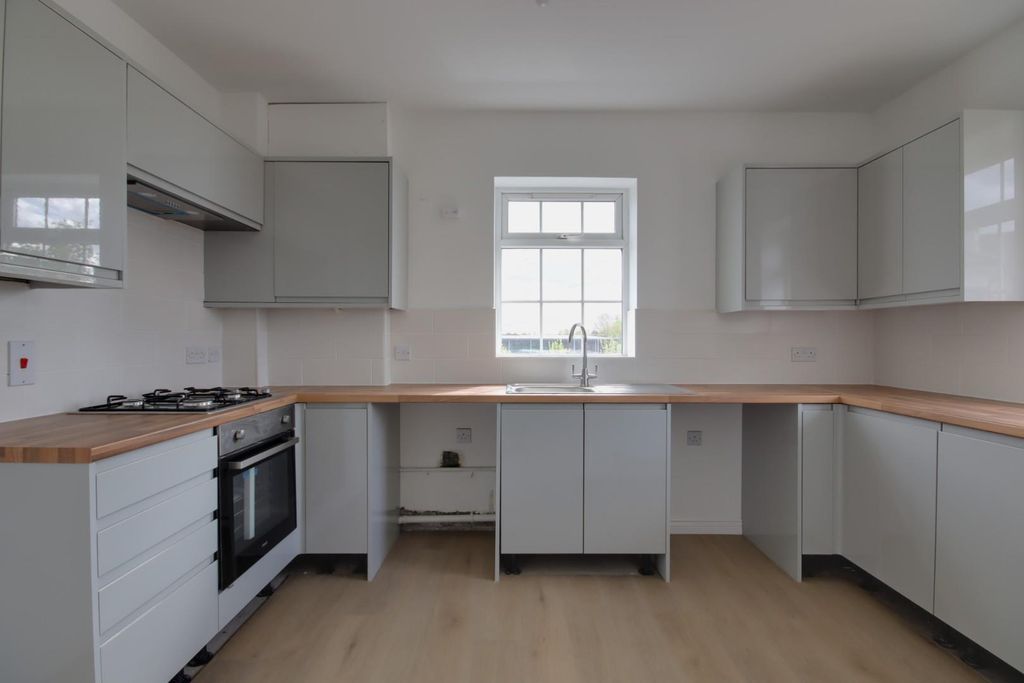 Property photo 2 of 10 Open Plan Kitchen