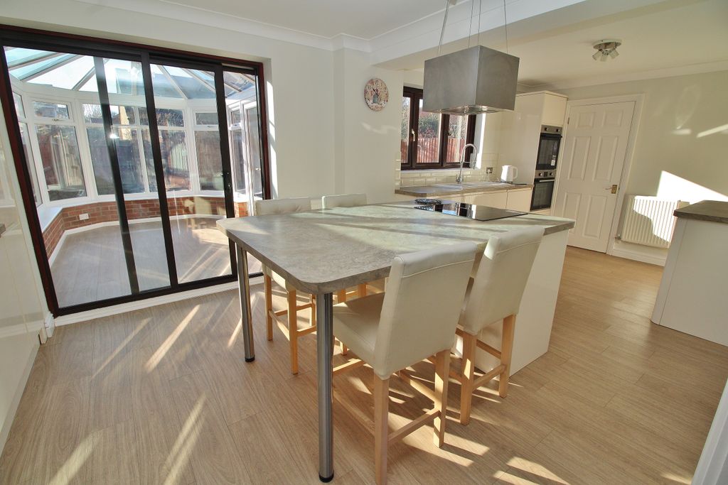 Property photo 2 of 26