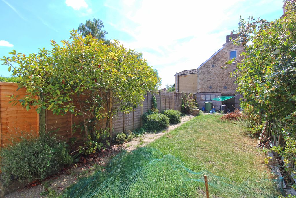Property photo 2 of 10 Photo 02