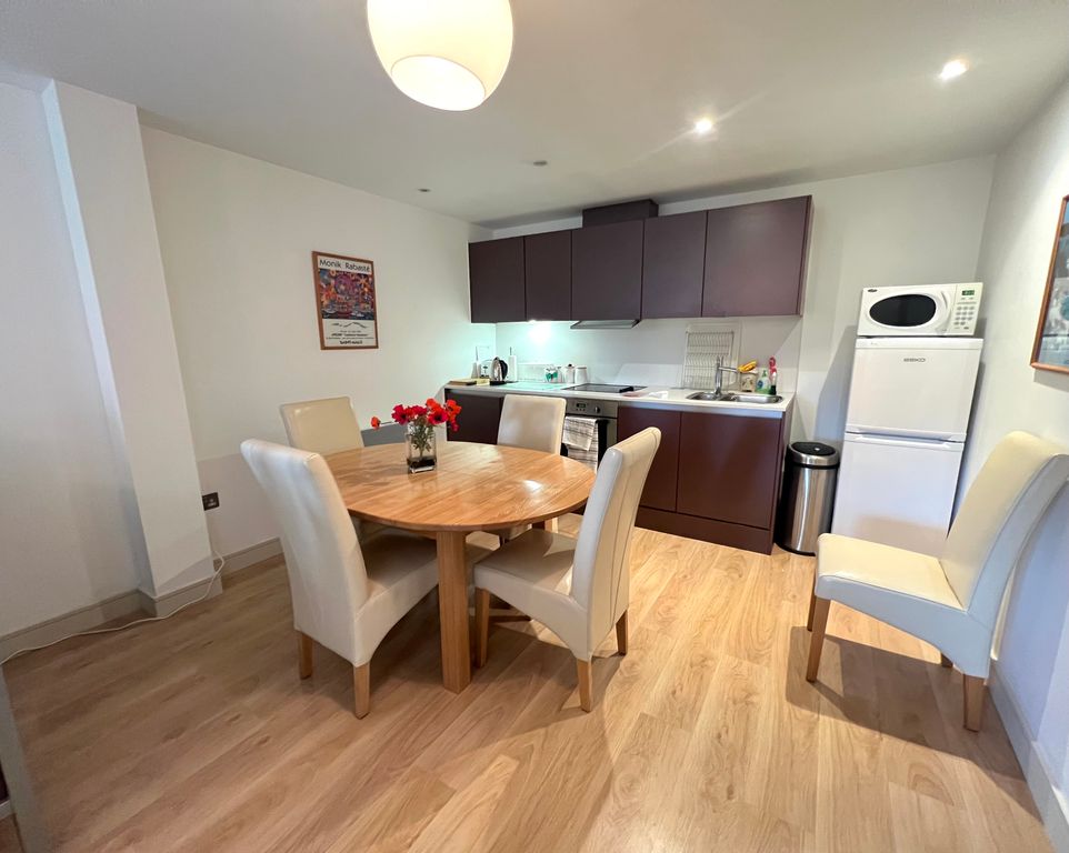 Property photo 3 of 18 Kitchen