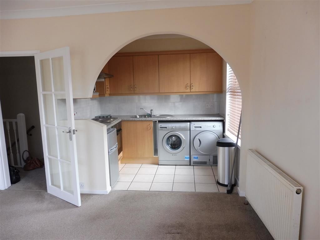 Property photo 3 of 9 Kitchen