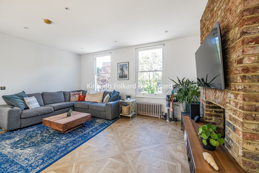 Property photo 1 of 13 2d922ce0-0861-4A85-B