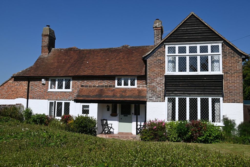 Property photo 1 of 37