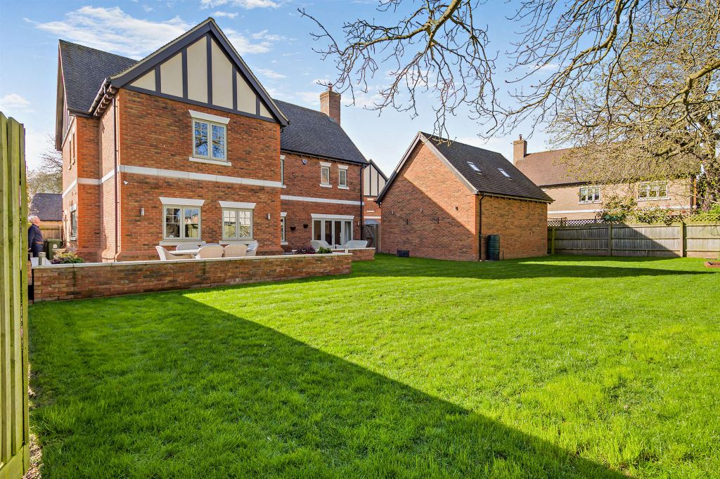 Property photo 2 of 18