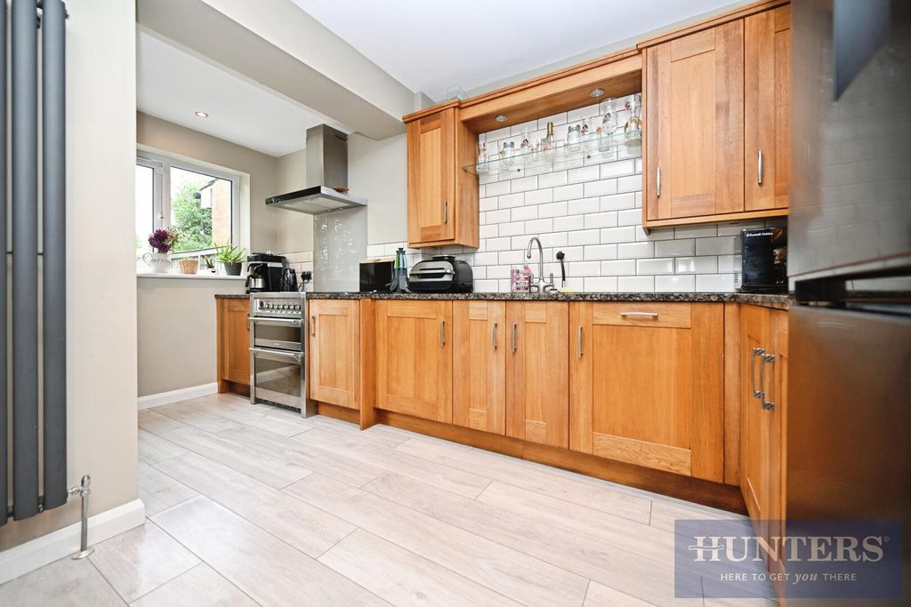 Property photo 3 of 13 Kitchen