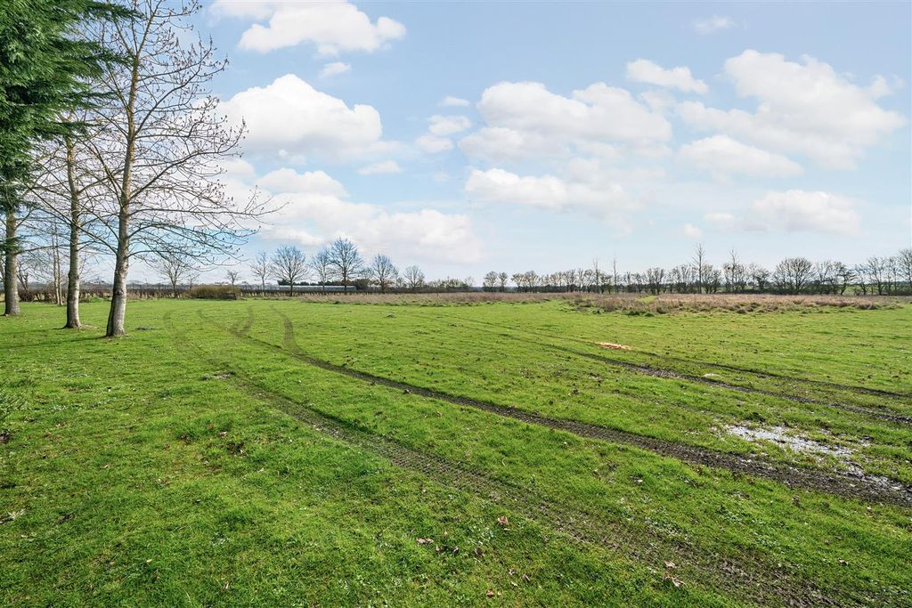 Property photo 3 of 22 1084460 (11).Jpg