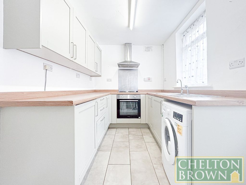 Property photo 2 of 31 Kitchen