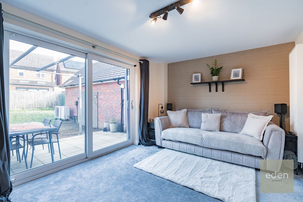 Property photo 2 of 25