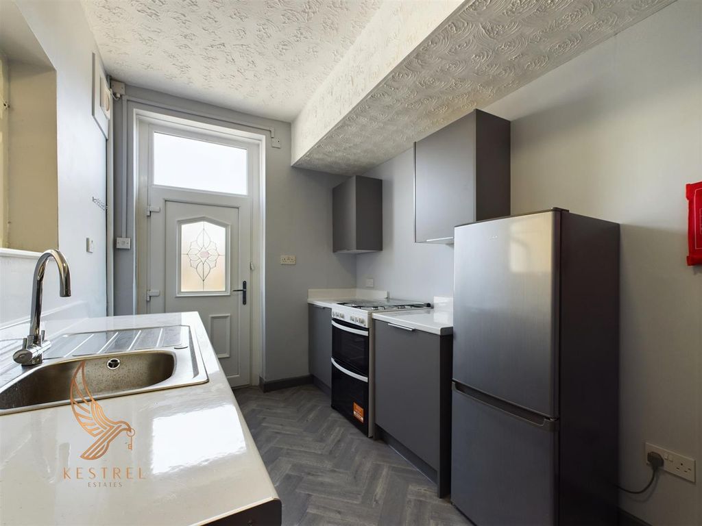 Property photo 1 of 9 Cam03976G0-Pr0037-Still004.Jpg