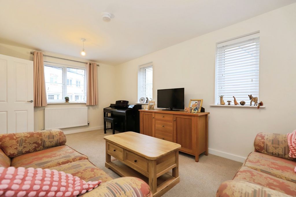 Property photo 1 of 20 Pbox-Img.Jpg