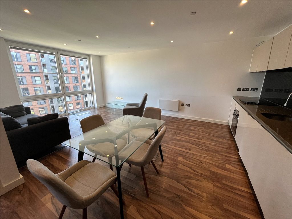 Property photo 3 of 12 Picture 3