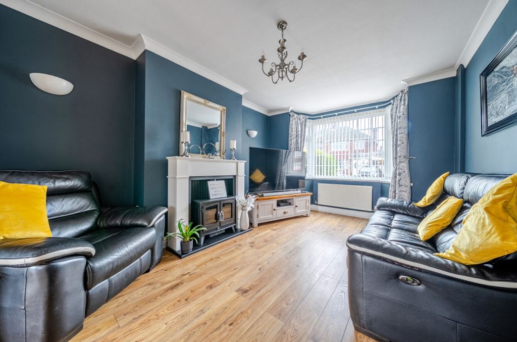 Property photo 3 of 14 1410551-7-698B0B972F411