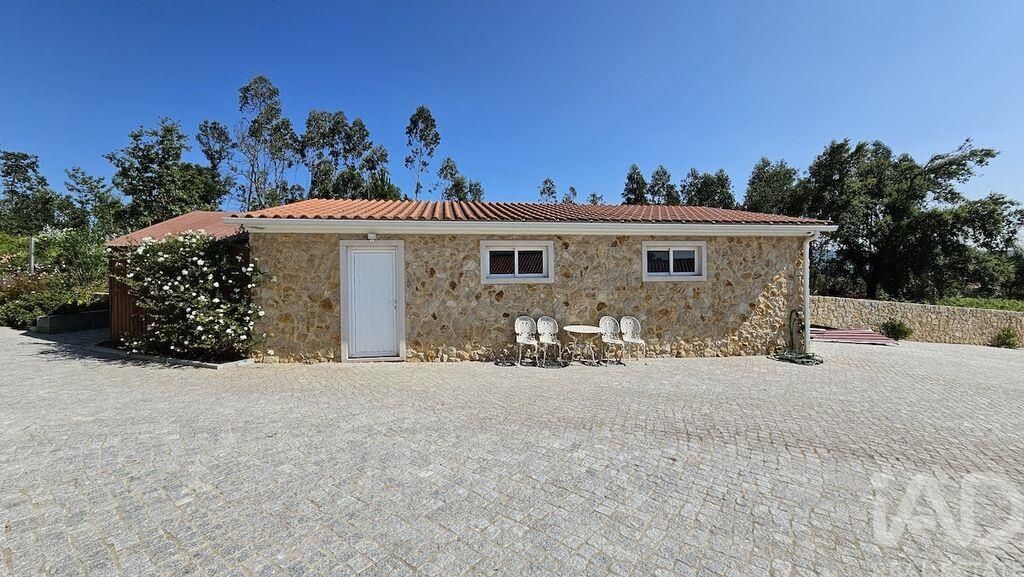 Property photo 2 of 33