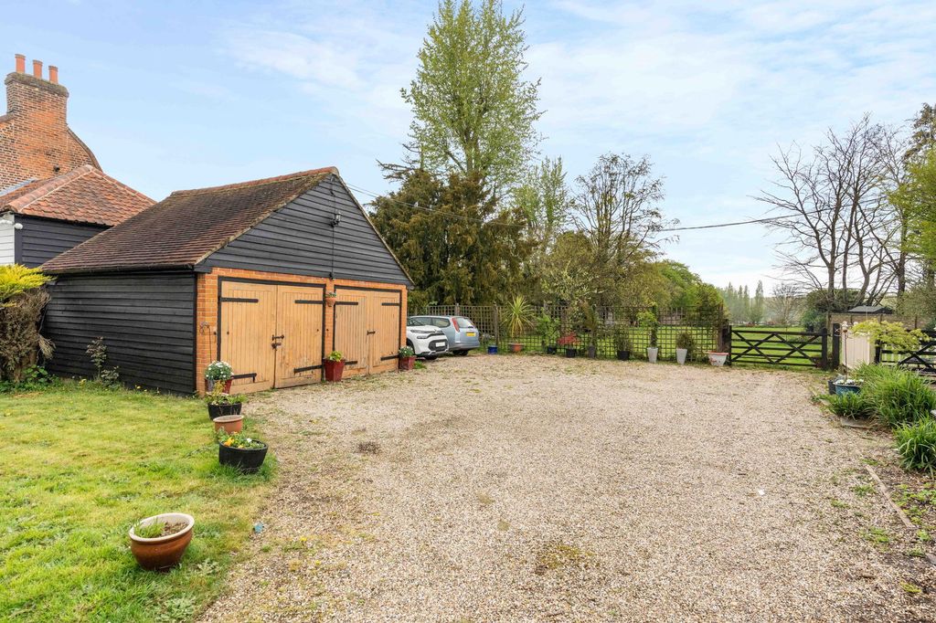 Property photo 2 of 34