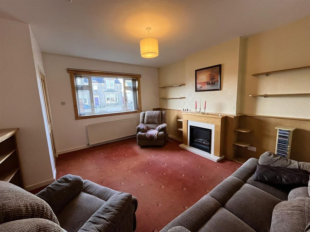 Property photo 2 of 21 Lounge