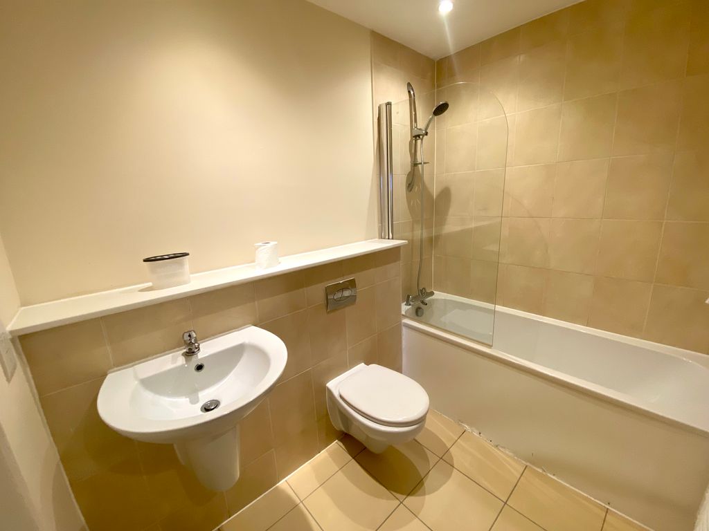 Property photo 3 of 8 Bathroom