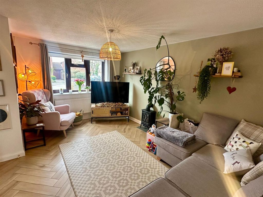 Property photo 3 of 12