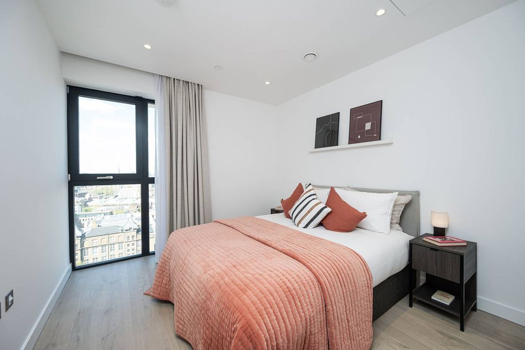 Property photo 3 of 20