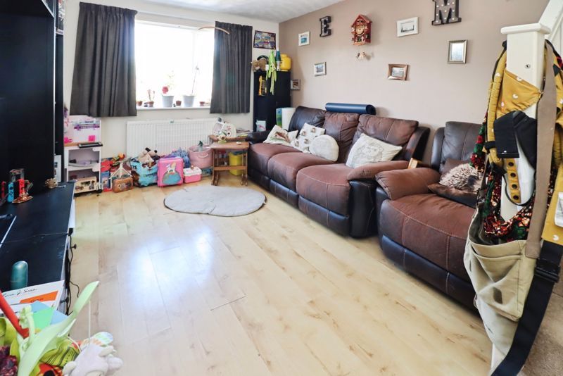 Property photo 3 of 17 Campernell Close