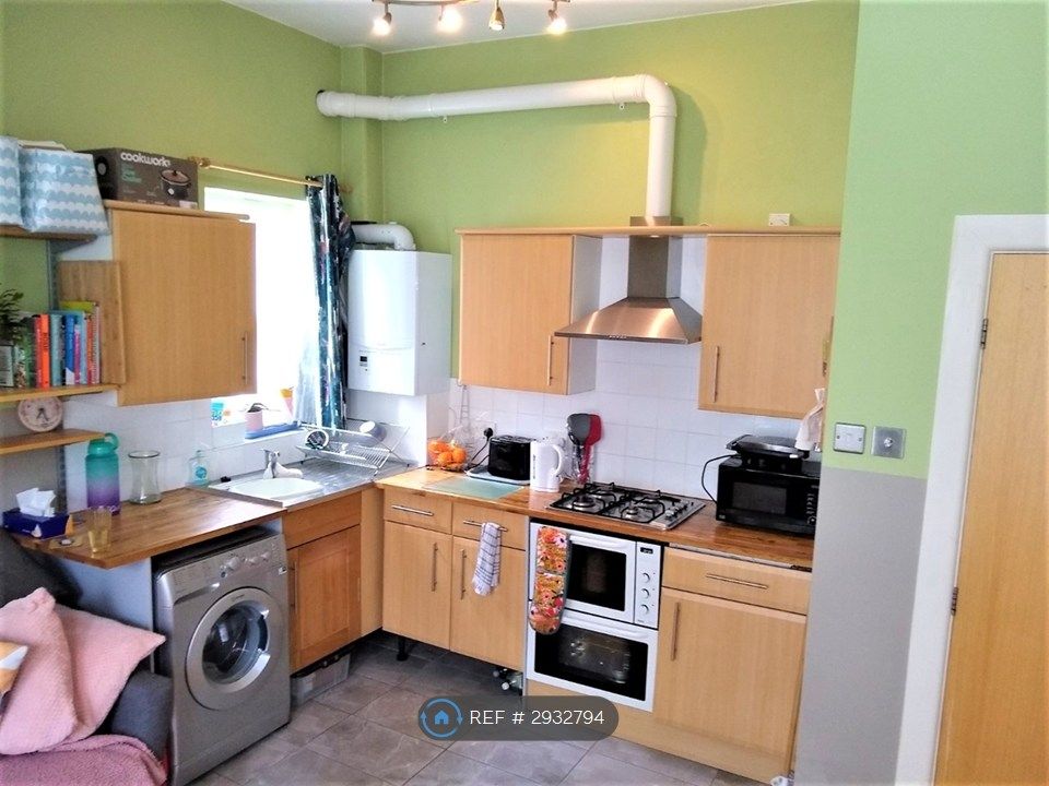 Property photo 3 of 7 Kitchen