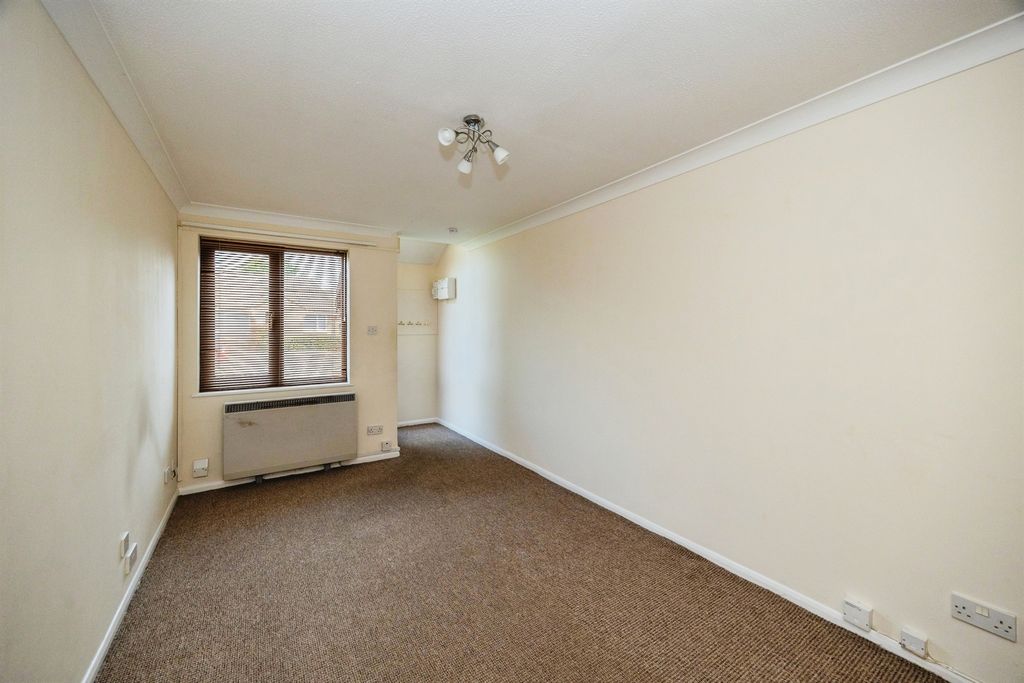 Property photo 3 of 9