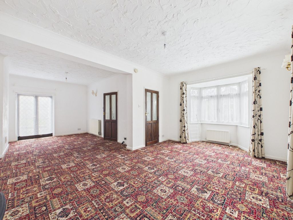 Property photo 3 of 15 4894283