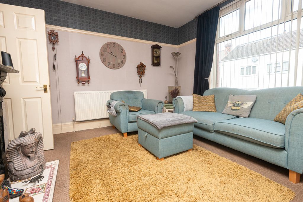 Property photo 3 of 24