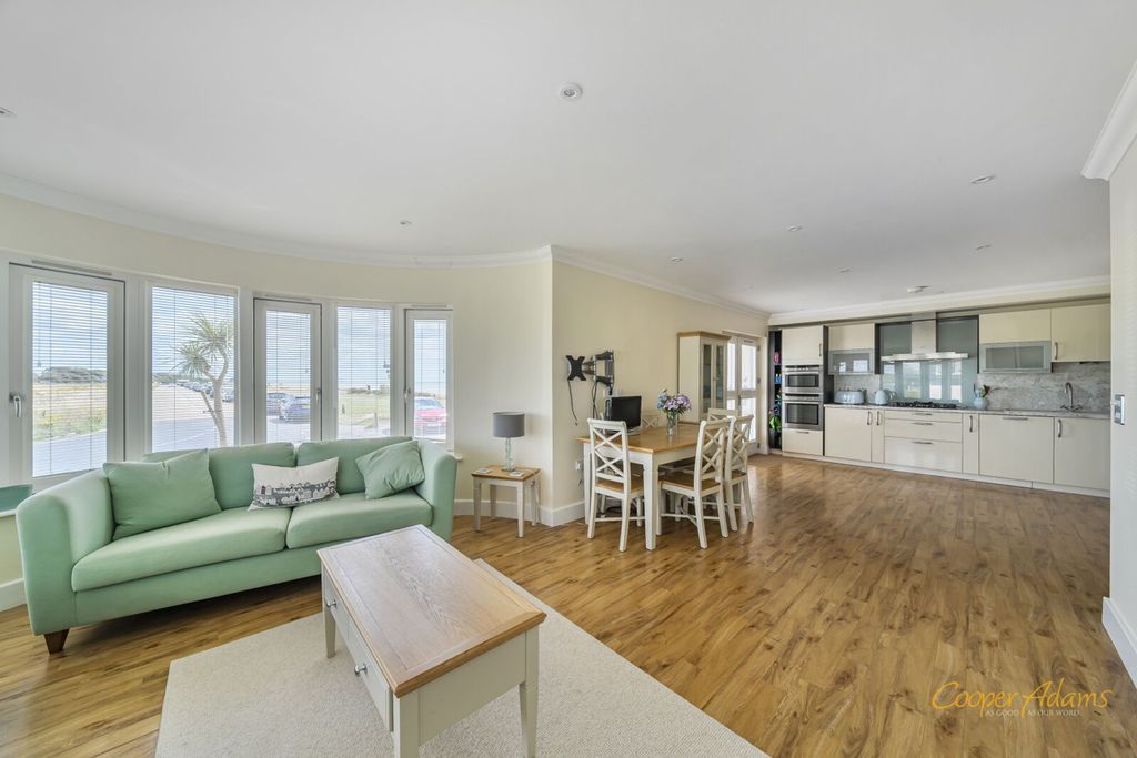 Property photo 2 of 18 Living Room