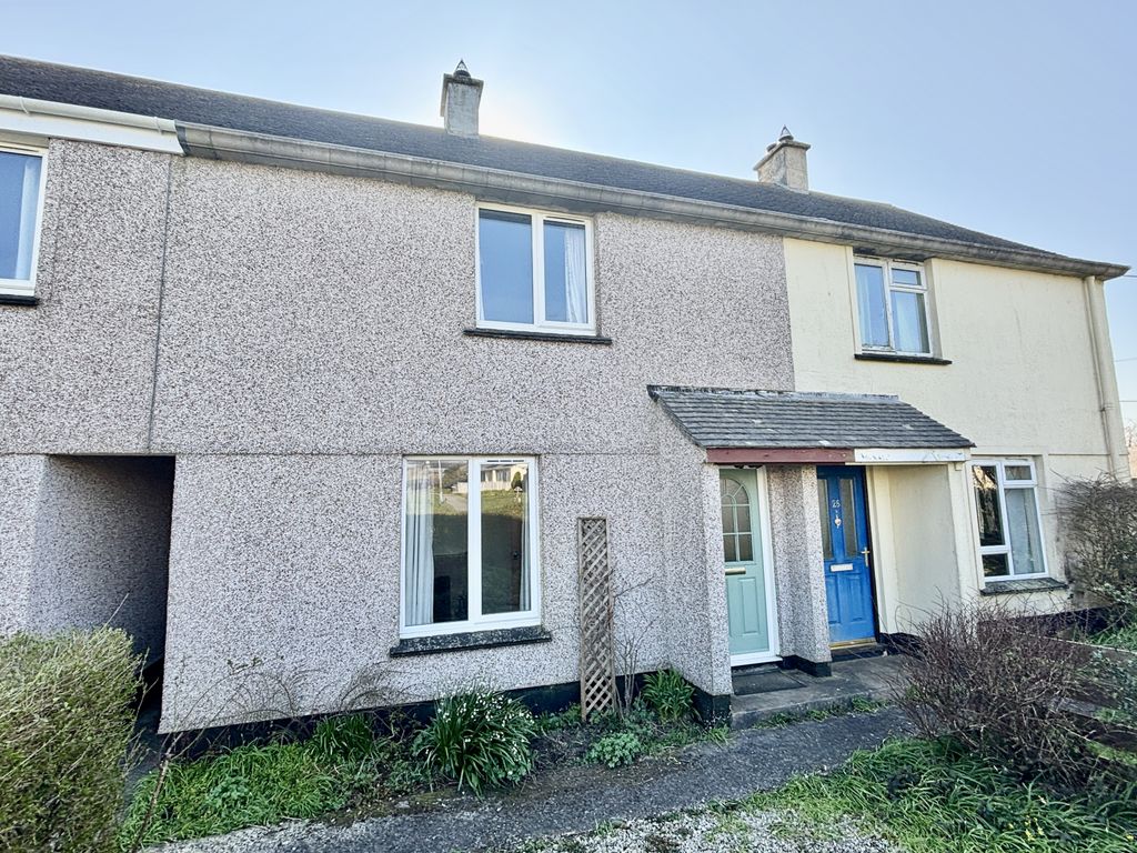 Property photo 1 of 9 2 Bedroom Mid Terrace House For Sale