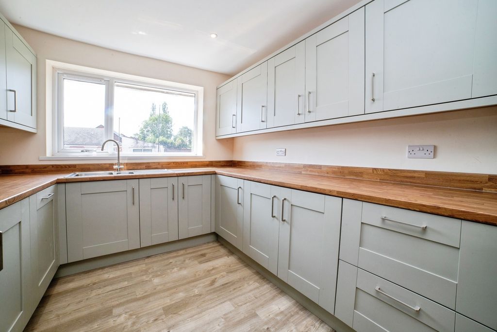 Property photo 3 of 15 Pbox-Img.Jpg