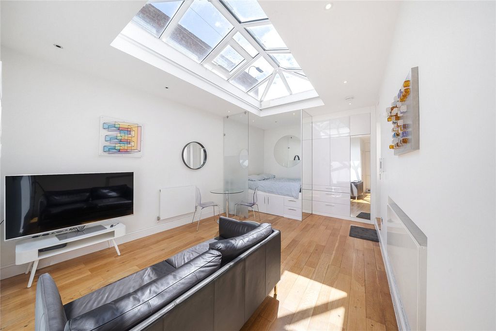 Property photo 1 of 12 Picture No. 18