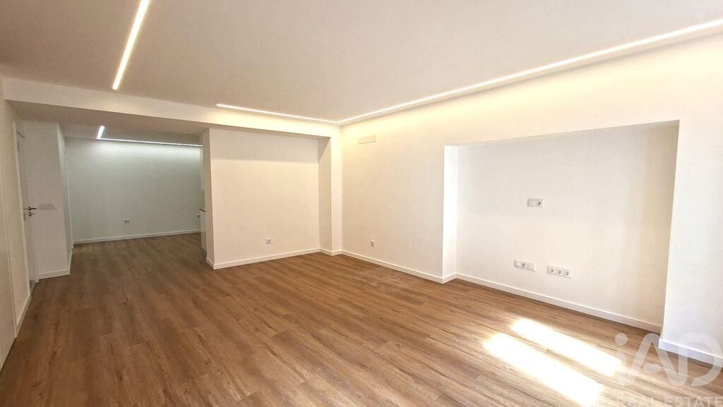 Property photo 3 of 25