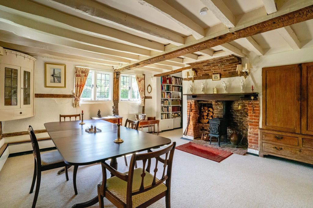 Property photo 2 of 17 Image