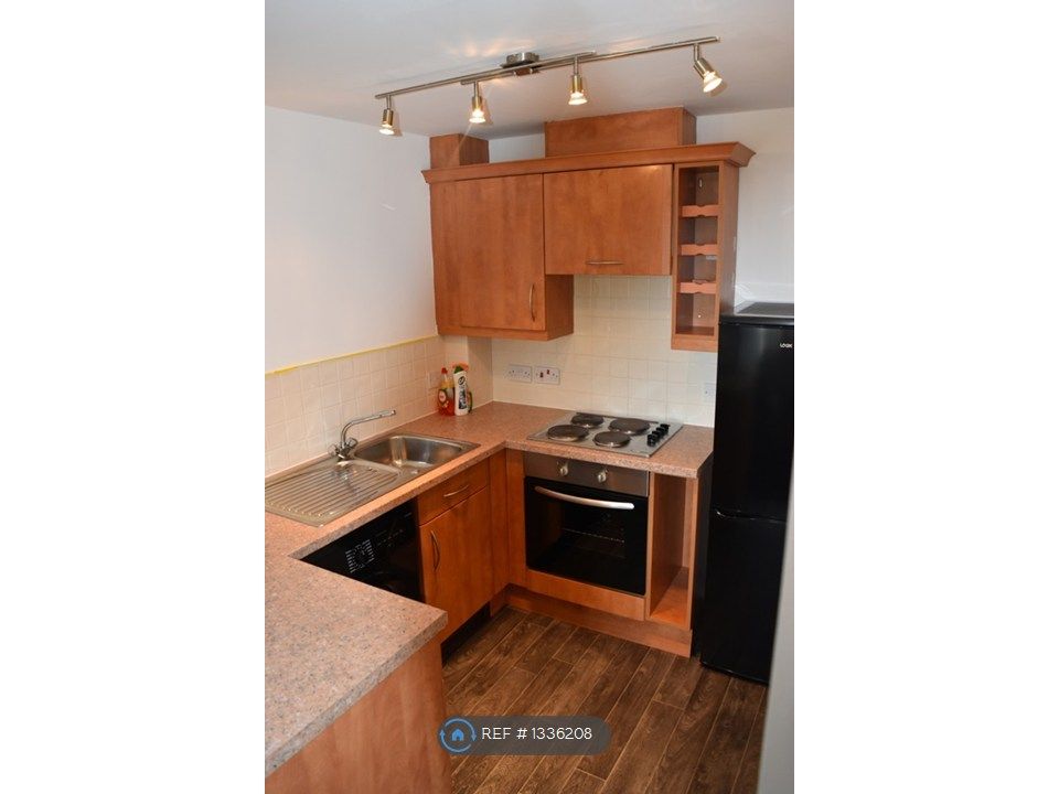 Property photo 2 of 28 Kitchen