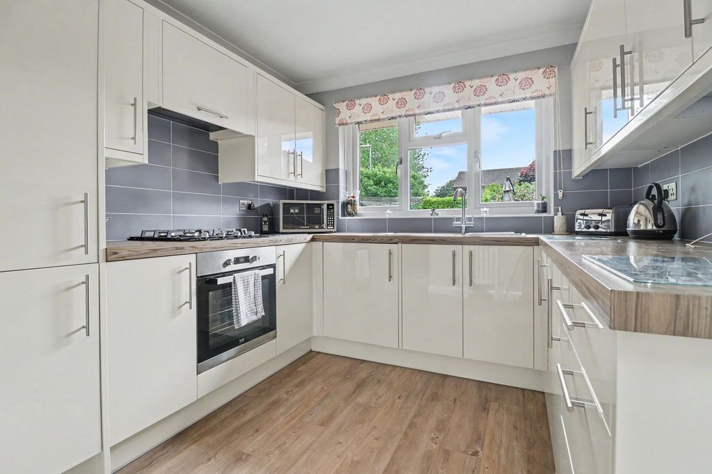 Property photo 2 of 13